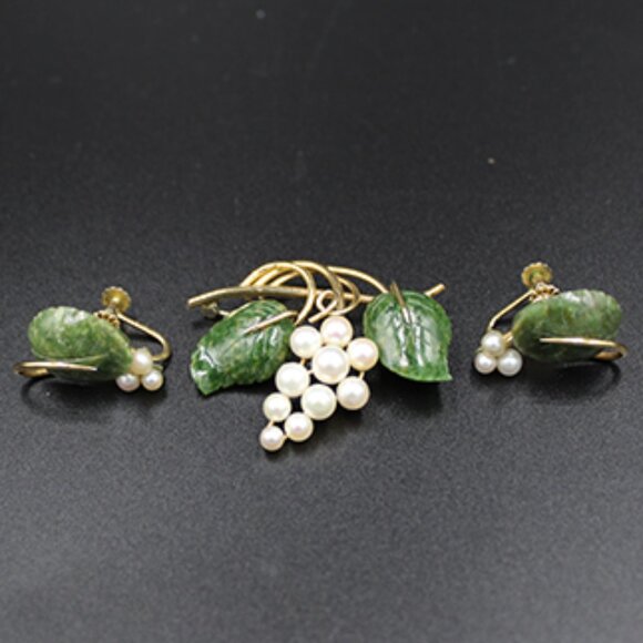 KREMENTZ JADE AND PEARL BROOCH AND EARRINGS - Picture 7 of 10